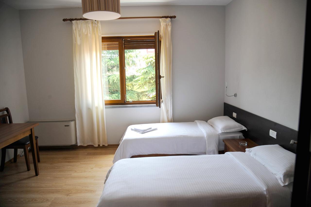 Hotel Eposi Shkodër Dış mekan fotoğraf
