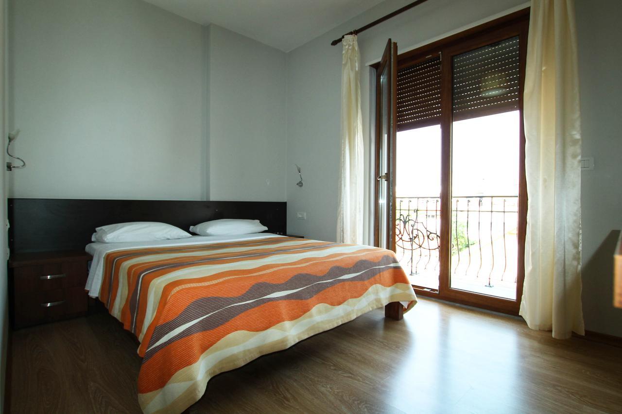 Hotel Eposi Shkodër Dış mekan fotoğraf