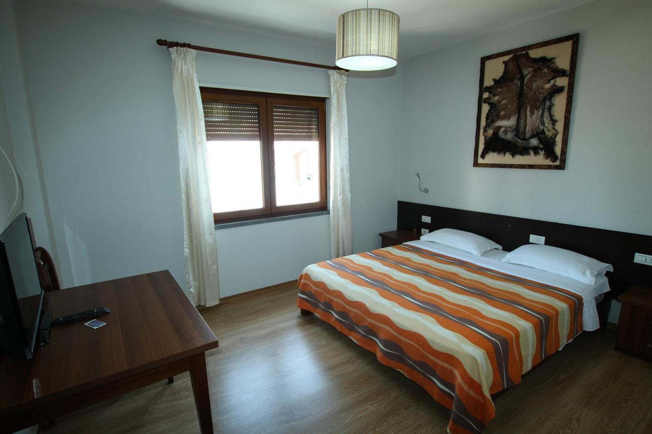 Hotel Eposi Shkodër Dış mekan fotoğraf