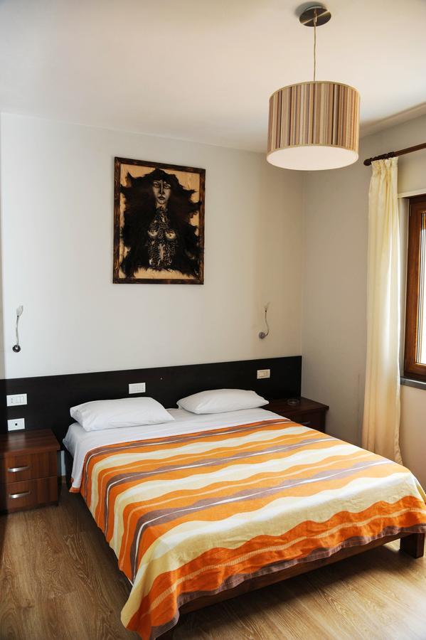 Hotel Eposi Shkodër Dış mekan fotoğraf