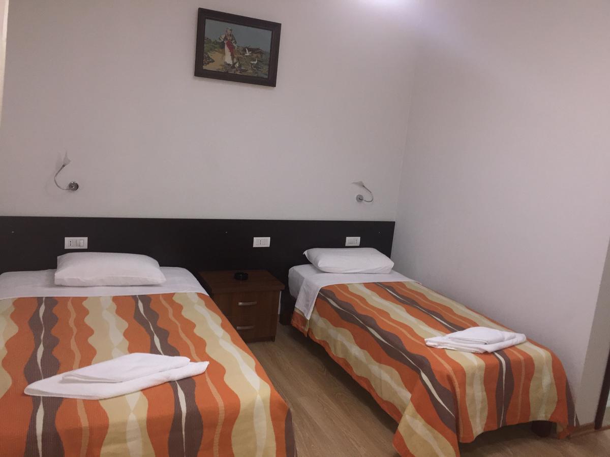Hotel Eposi Shkodër Dış mekan fotoğraf